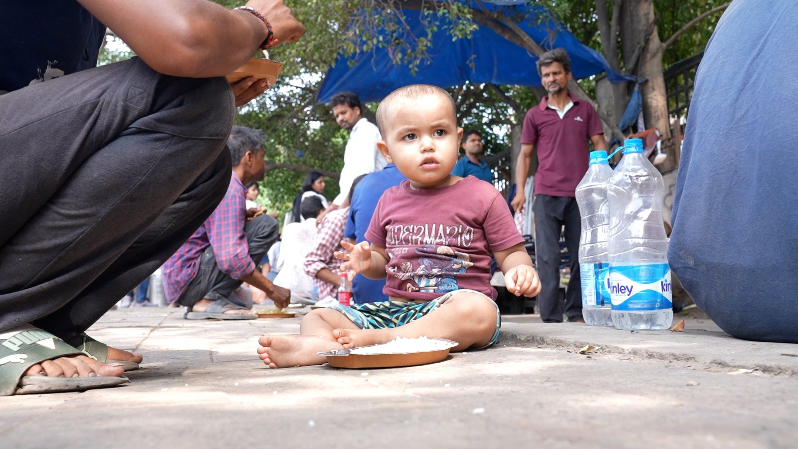 Food distribution outside AIIMS Delhi